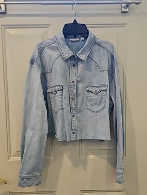 Light Wash Denim Button-Up Crop Top
